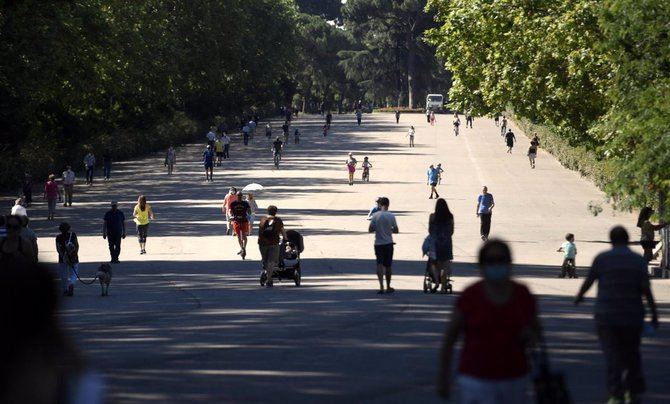 En el caso de El Retiro, las instalaciones permanecerán clausuradas desde la activación de la alerta roja hasta mañana para que el personal municipal compruebe la seguridad del arbolado.