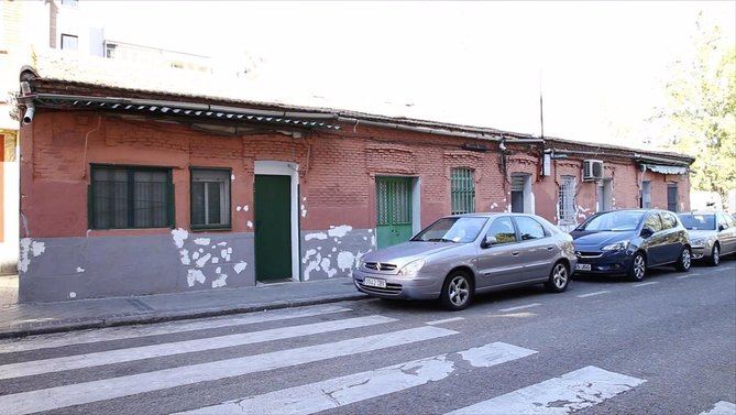 Este conjunto arquitectónico formó parte de las primeras viviendas que se construyeron en Madrid para alquilar a familias de extracción humilde, a principios del siglo XX, tras la aprobación de la Ley de casas baratas, promulgada por Alfonso XIII, en junio de 1911.