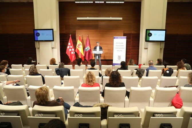 Pepe Aniorte, delegado del Área de Familias, Igualdad y Bienestar Social, en la clausura de la presentación del plan de acción ‘Madrid, Ciudad Segura para Mujeres y Niñas 2021-2023'.