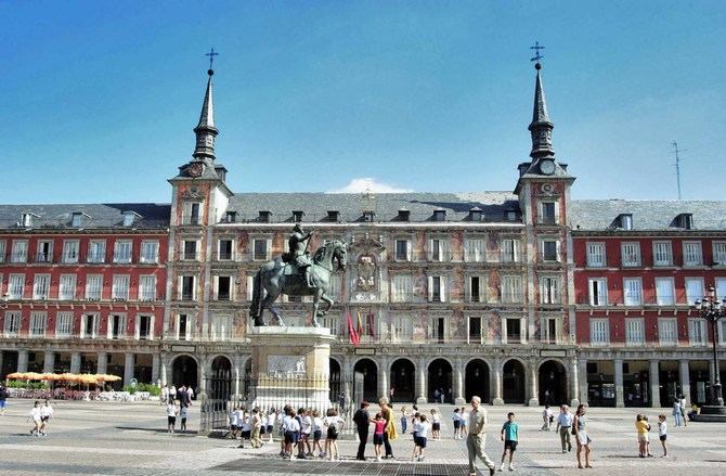 El objetivo es invitar a descubrir el centro histórico y poner en valor sus atractivos, mostrando de una forma innovadora los aspectos más relevantes, anecdóticos e, incluso, desconocidos de la historia y cultura de la ciudad.