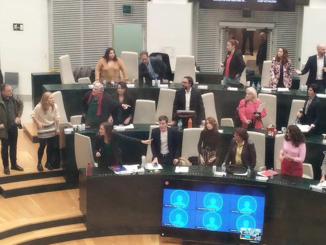 La portavoz de Más Madrid en el Ayuntamiento, Rita Maestre, ha pedido la 'dimisión inmediata' del concejal de Vox Javier Ortega Smith, por la 'agresión física' al portavoz adjunto de su formación, Eduardo Fernández Rubiño.