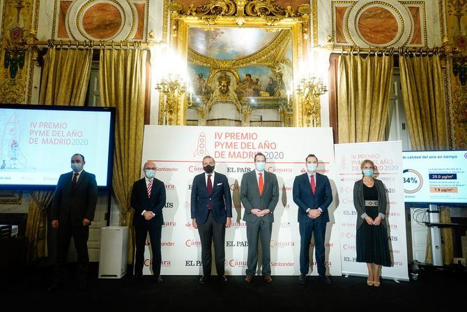 La Cámara de Comercio ha entregado este martes el Premios Pyme del Año 2020 de Madrid al grupo JUSTE, una empresa dedicada a la investigación, desarrollo y producción de principios farmacéuticos que han tenido un papel 'muy activo' durante la pandemia.