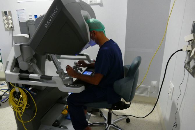 El Complejo Hospitalario Ruber Juan Bravo Realiza Su Primera Intervención Con El Robot 8864