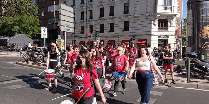 La Asociación Vecinal Retiro Norte, promotora y organizadora durante las cinco ediciones anteriores de las Fiestas de San Juan en el barrio, denuncia cómo en esta ocasión la Junta de Distrito no le está “permitiendo participar en la organización y está bloqueando la celebración de las actividades propuestas”.