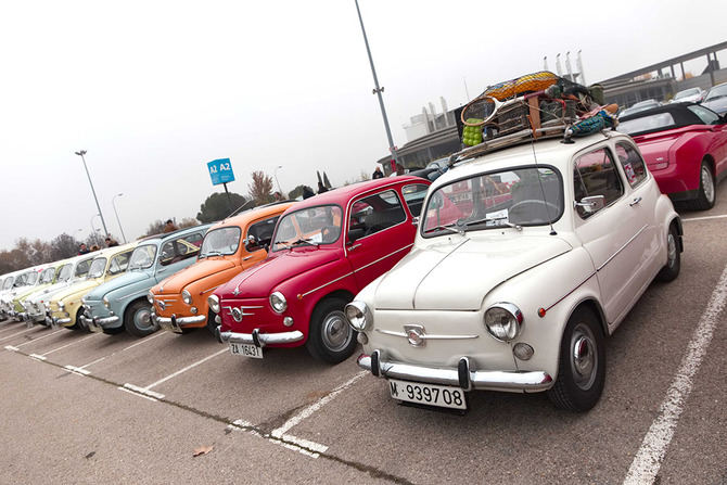 La oferta de ocio del salón se completa con un programa de charlas y conferencias en el Foro Eventos Motor y varias concentraciones en el parking de clásicos, en el que los propios asistentes muestran sus coches y motos, en la que se convierte tradicionalmente en una de las zonas favoritas de los aficionados.