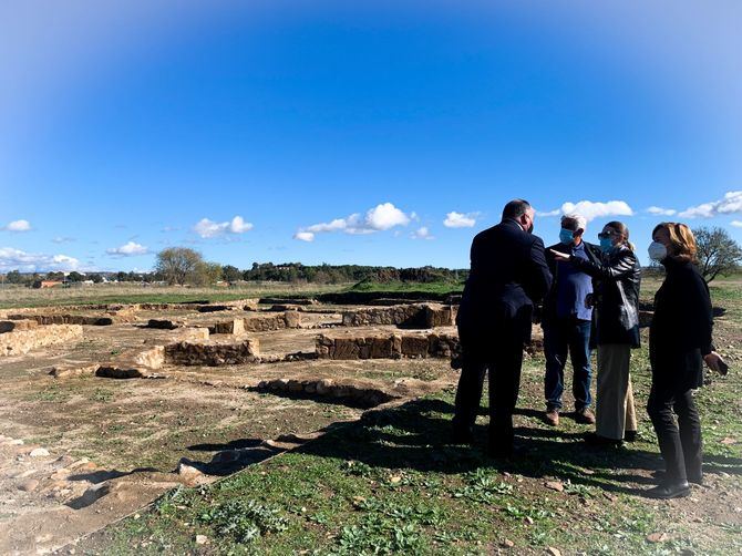 En Valdetorres de Jarama, ha visitado la Iglesia de la Natividad de Nuestra Señora, construida a principios del siglo XVI, y la Villa Romana.