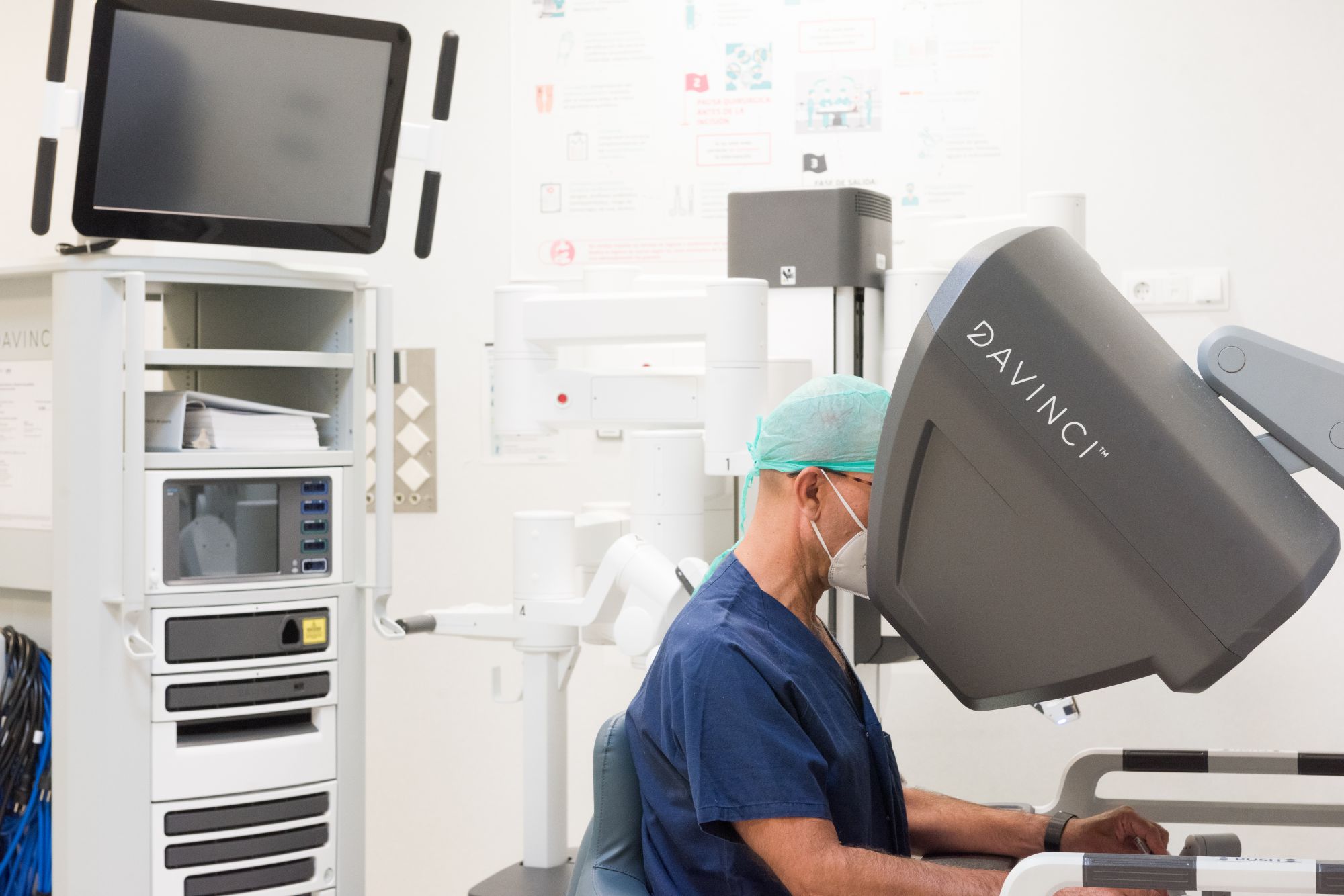 El Complejo Hospitalario Ruber Juan Bravo Incorpora Un Nuevo Robot Quirúrgico Da Vinci Interes 6126