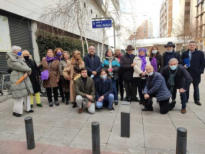 El concejal del distrito de Salamanca, José Fernández, inauguraba los jardines en homenaje a la comunera de Castilla María Pacheco este martes, 8 de marzo, dentro de los actos programados por el Día Internacional de la Mujer.