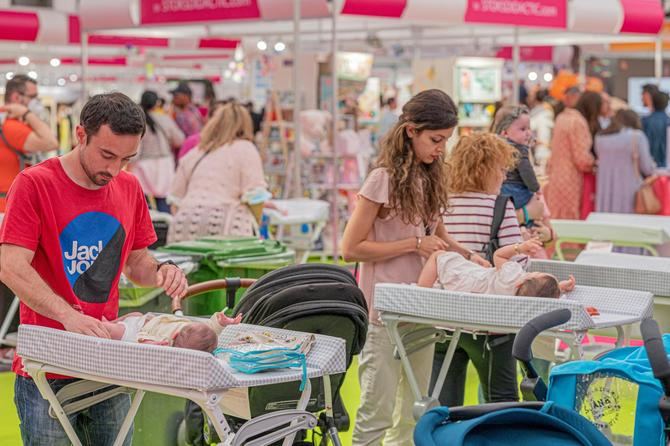 Mi bebé y yo FERIA es un salón dirigido a las familias en el que se dan cita las principales marcas del sector y extra sector del bebé, de la infancia y de la futura y reciente mamá.