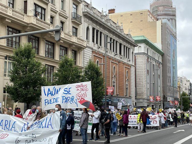 La nueva concentración tendrá lugar dos días después de la última Marea Blanca celebrada en Madrid, donde miles de personas recorrieron el centro de Madrid este pasado domingo y demandaron mayores medios y recursos para la sanidad pública regional.