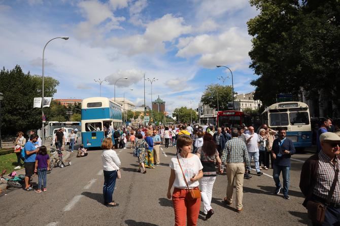 ‘Muévete sostenible’ es el lema para la Semana Europea de la Movilidad 2021. El eje Prado-Colón se dividirá en tres tramos: 'Un Madrid Seguro', 'Un Madrid Verde y Saludable' y 'Un Madrid Sostenible', con más de medio centenar de iniciativas, desde las 11.00 h a 17.00 horas.