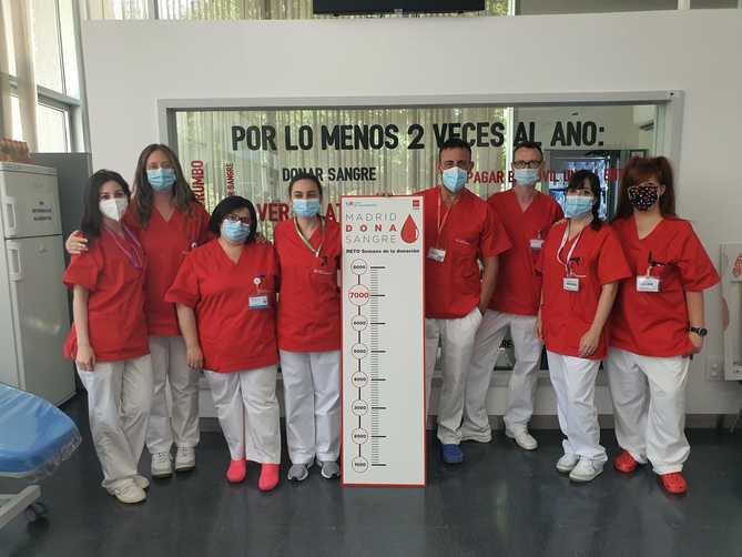 Bajo el lema 'Madrid Dona Sangre. Salva vidas. Súmate al esfuerzo', esta camapaña se prolongará hasta el próximo domingo, y contará con 25 hospitales públicos de la región, el Centro de Transfusión, en el barrio de Valdebernardo, y la sede de Cruz Roja, en Juan Montalvo, 3.