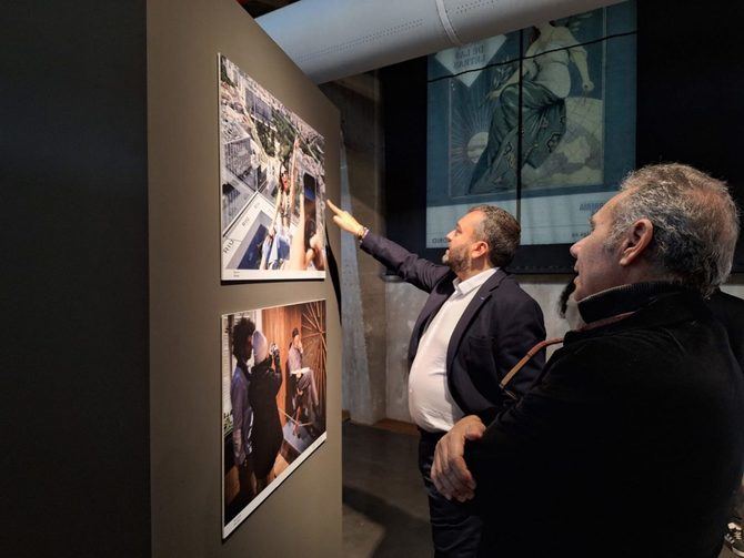 El concejal de Centro, Carlos Segura, ha visitado este miércoles la muestra fotográfica, que recoge varios enclaves del distrito. Segura ha destacado que “Madrid y Belgrado son ciudades culturalmente distintas, pero, gracias a estas fotografías, podemos comprobar que también tienen muchas similitudes en su arquitectura, sus calles y en sus habitantes'.