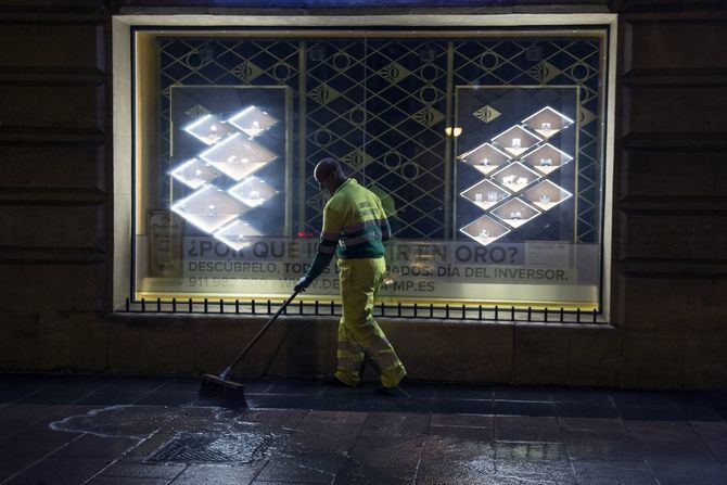 Durante el periodo navideño, se estima que el Gobierno municipal lleve a cabo la recogida selectiva de más de 7.000 toneladas de papel-cartón y 6.000 toneladas de vidrio.