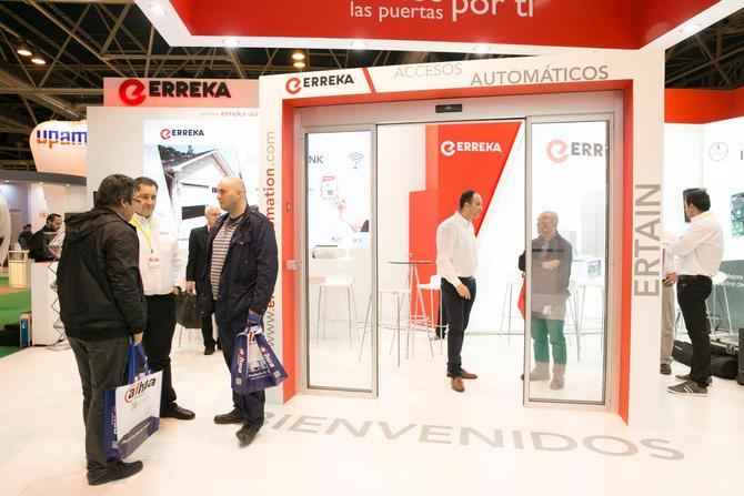 Medio centenar de empresas participan en la tercera edición del Salón Internacional de Puertas y Automatismos que arranca mañana, este martes, 15 de noviembre, en Ifema Madrid.