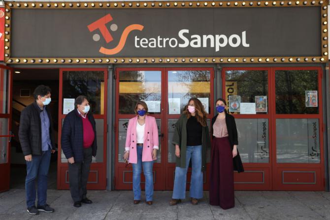 Levy comprueba las medidas de seguridad en el Teatro San Pol, dirigido a público infantil y juvenil