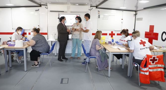 La realización de los test a los docentes es unas de las medidas que se incluyen en la estrategia para la vuelta al colegio anunciada por la Presidenta regional.