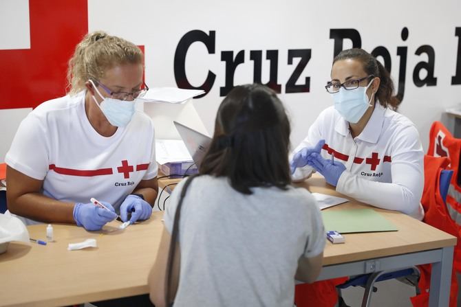 Cerca de 100.000 docentes y personal de los centros educativos comienzan hoy los test anticuerpos de Covid-19