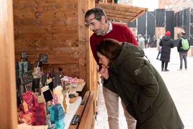 Música, teatro y talleres de manualidad completan una programación, que incluye la visita de los elfos de Santa Claus y la del cartero real de los Reyes Magos.