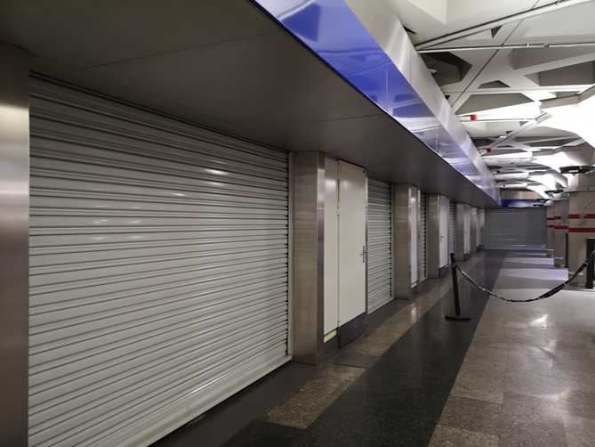 Los comerciantes de las tiendas de Metro de Madrid estiman se busca que, cuando salgan a concurso, sea una gran empresa la que gestione todos los locales de Metro.