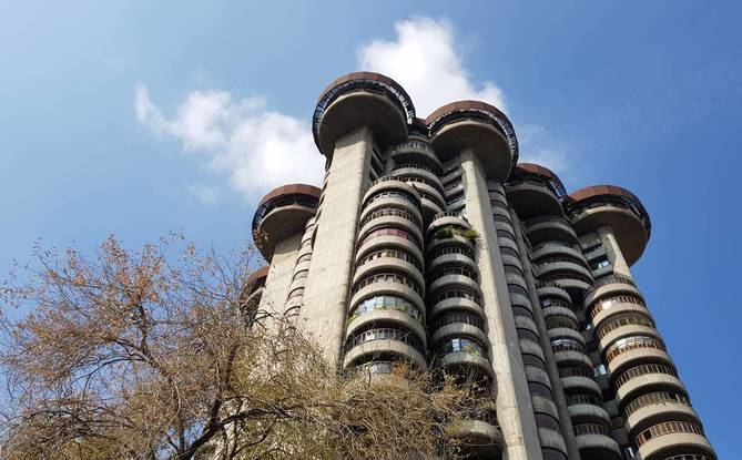 La ciudad de Madrid, en cuya Escuela de Arquitectura dejó una huella profunda como maestro de varias generaciones, le debe dos de sus iconos más representativos: el edificio de Torres Blancas y el del Banco de Bilbao.