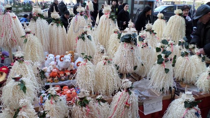 Un 'chichilaki' es una estatua que se asemeja a un árbol de Navidad, que los georgianos construyen con ramas secas de avellana o nogal.