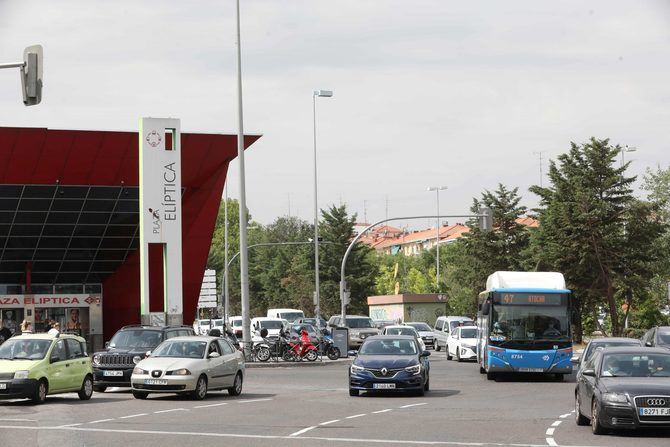 Desde el lunes 1 de julio, los turismos con clasificación ambiental A no empadronados en Madrid o que no estén dados de alta en el IVTM en la capital antes del 1 de enero de 2022 y que accedan al exterior de la M-30 serán sancionados con 200 euros.