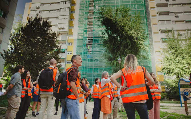 La FRAVM y la asociación vecinal del Poblado Dirigido de Orcasitas han alertado de esta 'flagrante injusticia' ante la Seguridad Social y las máximas instancias de los Ministerios de Inclusión, Seguridad Social y Migraciones y Transportes, Movilidad y Agenda Urbana. Incluso, en julio, expusieron el caso a la vicepresidenta, Teresa Ribera, en un encuentro en la Federación.