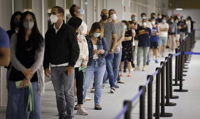 El WiZink Center comenzará a vacunar también en horario nocturno con autocita a partir de la noche del jueves al viernes, sumándose al Hospital Enfermera Isabel Zendal.