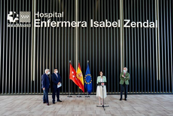 La Comunidad de Madrid comenzará a vacunar 24 horas a partir de la próxima semana mediante el sistema de autocita en el Hospital de Emergencias Enfermera Isabel Zendal.