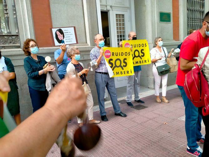 PP y Cs tumban la propuesta de la izquierda de extender a Chamberí la suspensión de licencias para terrazas