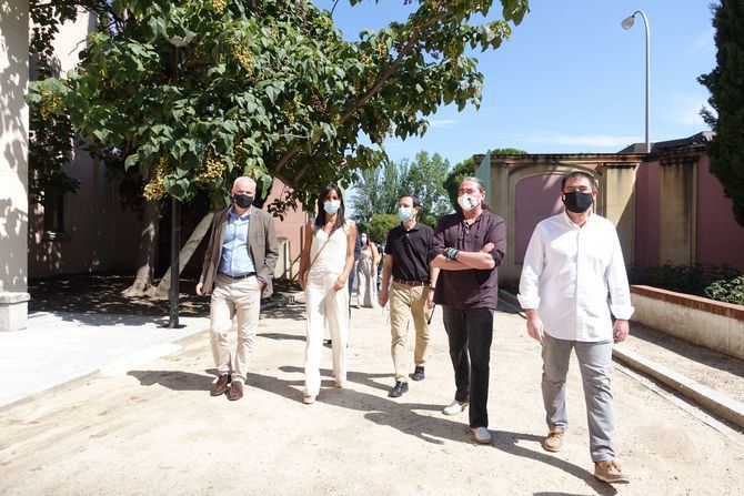 Acompañada por el concejal presidente de San Blas-Canillejas, Martín Casariego, y por el director general de la ONG CESAL, Pablo Llano, la vicealcaldesa alabado esta iniciativa para que los jóvenes de entornos vulnerables, con una formación de calidad en el sector de la hostelería.