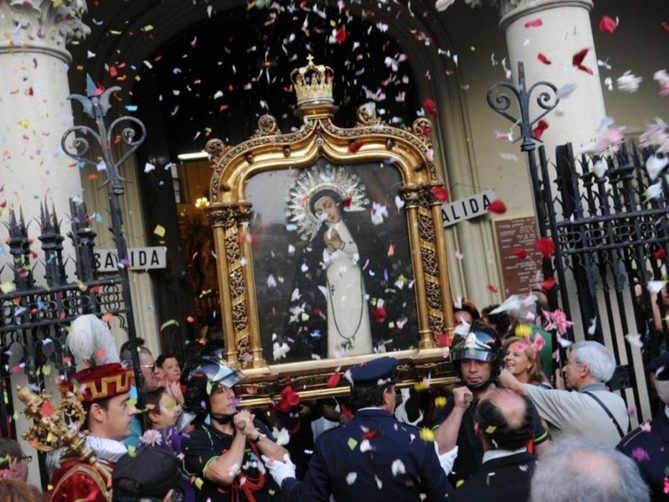 La parroquia acogerá una vigilia de adoración con exposición del Santísimo, que se desarrollará desde las 22.00 horas del viernes 14 hasta las 2.00 horas de la madrugada del sábado 15.