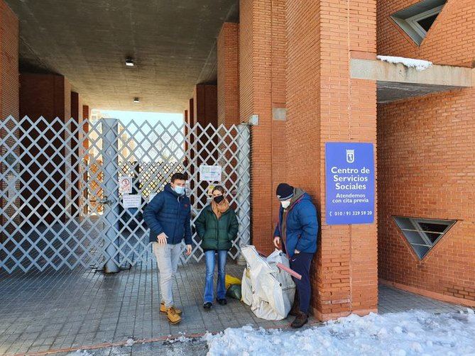 La junta ha habilitado el número de teléfono 682 52 17 47 para poder solicitar esa ayuda. El grupo cuenta hasta el momento con un total de 27 voluntarios que tienen posibilidad de desplazamiento a supermercados y farmacias de la zona.