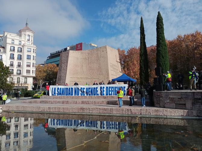 La Marea Blanca se moviliza contra los 'recortes' en Sanidad y el 'ladrillazo' del Hospital Isabel Zendal