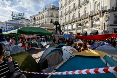 La acampada de Sol continua creciendo