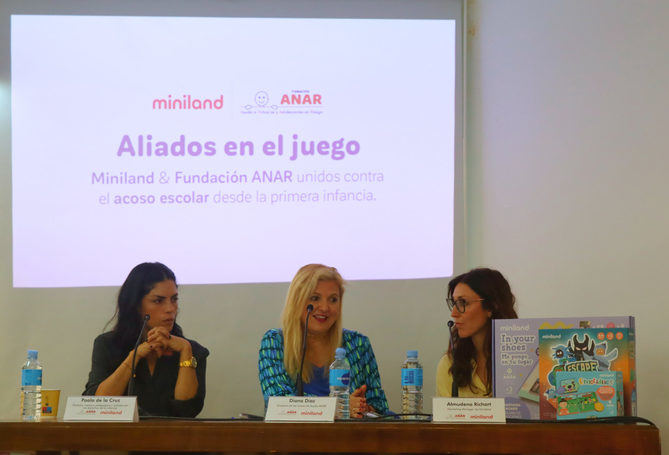 Incluye tres juegos que desarrollan habilidades como la empatía y la resolución de conflictos, y por cada venta, se donará un euro a la fundación.