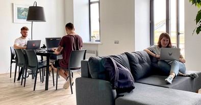 La mitad de la oferta nacional de pisos compartidos se concentra en Madrid (22% del total), Barcelona (14%), Valencia (11%) y Sevilla (3%).