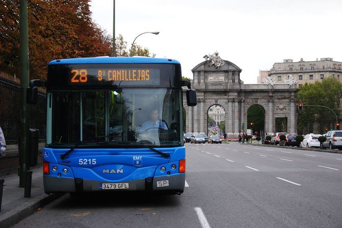 Durante la primera quincena de septiembre, viajar de 7.00 h a 9.00h, en cualquiera de las líneas diurnas de autobús de la EMT, será gratuito. Además, se pone en marcha el nuevo título TransBUS que permite, por 1,80 euros y durante una hora, realizar transbordos en líneas de la empresa municipal.