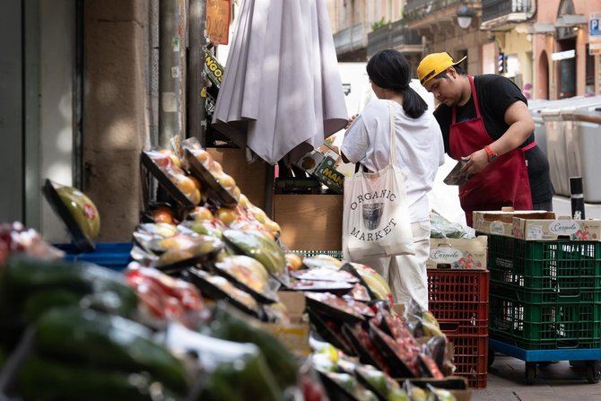 Por provincias, destaca el crecimiento de Madrid (30.041 autónomos) y Málaga (+21.099 autónomos). Le siguen como empuje emprendedor Barcelona (+14.696 autónomos), Alicante (+14.686 autónomos) y Valencia (+14.052 autónomos). Asturias es la que más autónomos pierde (-3.898 autónomos) seguida de Bizkaia (-3.535) y Lugo (-3.373).