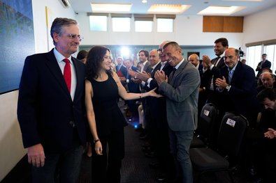 La presidenta madrileña ha afirmado que considera que el Gobierno de la nación tendría que haberla defendido como representante del Estado, pidiendo a México que 'bajara el tono'.
