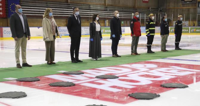 La presidenta regional ya clausuró la pista de hielo de Majadahonda, también habilitada como morgue.