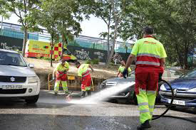 Se recuperan los servicios de limpieza y se refuerzan los baldeos con desinfectante.