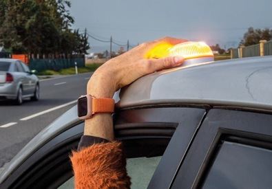 Es importante subrayar que el debate no cuestiona necesariamente la utilidad o eficacia técnica de la baliza V-16, sino el respeto a los procedimientos que garantizan la unidad de mercado y la igualdad normativa entre Estados miembros.