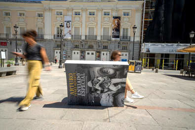 Madrid instala 26 bancos-libro en la capital