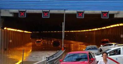 Cortados los acceso al aeropuerto por inundación