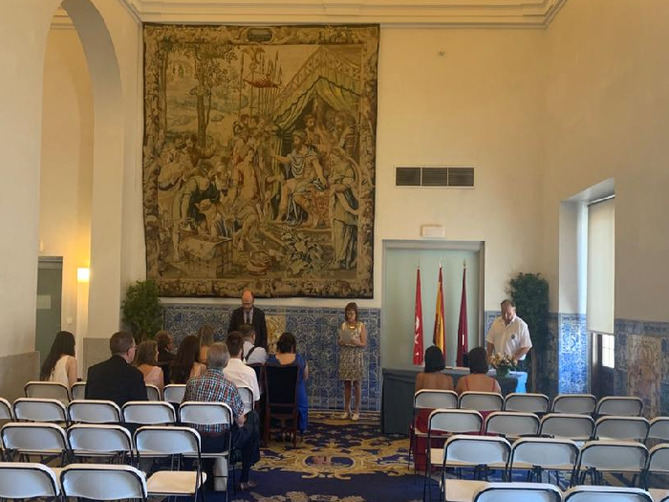 La región celebró el año pasado 20.476 matrimonios civiles. De ellos, 6.313 se celebraron en los registros civiles y el resto, en ayuntamientos, notarios o juzgados de paz –ahora, oficinas de justicia en el municipio– hasta abril, según los datos de la Consejería de Presidencia, Justicia y Administración Local.