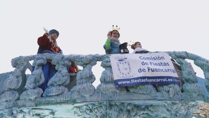 La primera de las comitivas reales saldrá mañana viernes desde la avenida del Monasterio de Silos, 24, para terminar en la de Monforte de Lemos, 40, en la puerta de la junta municipal del distrito. Esta cabalgata de Montecarmelo al Barrio del Pilar contará con un recorrido aproximado de 7,5 kilómetros y seis carrozas con vehículos de tracción, tres con trono para los Reyes Magos, y otras para entidades del distrito, y distintos pasacalle.