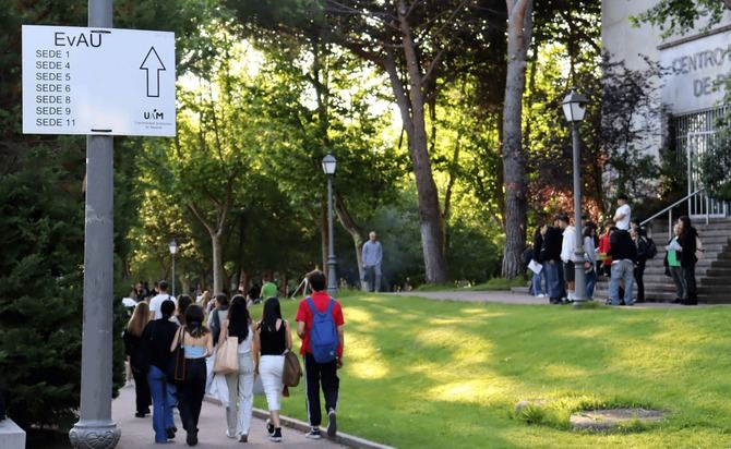 Las entidades firmantes de la petición buscan la creación de una línea que conecte los barrios de Peñagrande, Arroyo del Fresno, Mirasierra, Valverde, Tres Olivos y Montecarmelo con el campus de la Universidad Autónoma de Madrid (UAM).