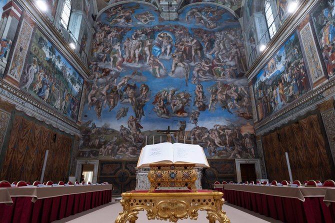 Los 133 cardenales electores que se reúnen desde este miércoles en el Cónclave para elegir al nuevo Papa votarán, como es tradicional, frente al fresco pintado por Miguel Ángel en la pared del altar de la Capilla Sixtina y titulado 'Juicio Final' o 'Juicio Universal'.